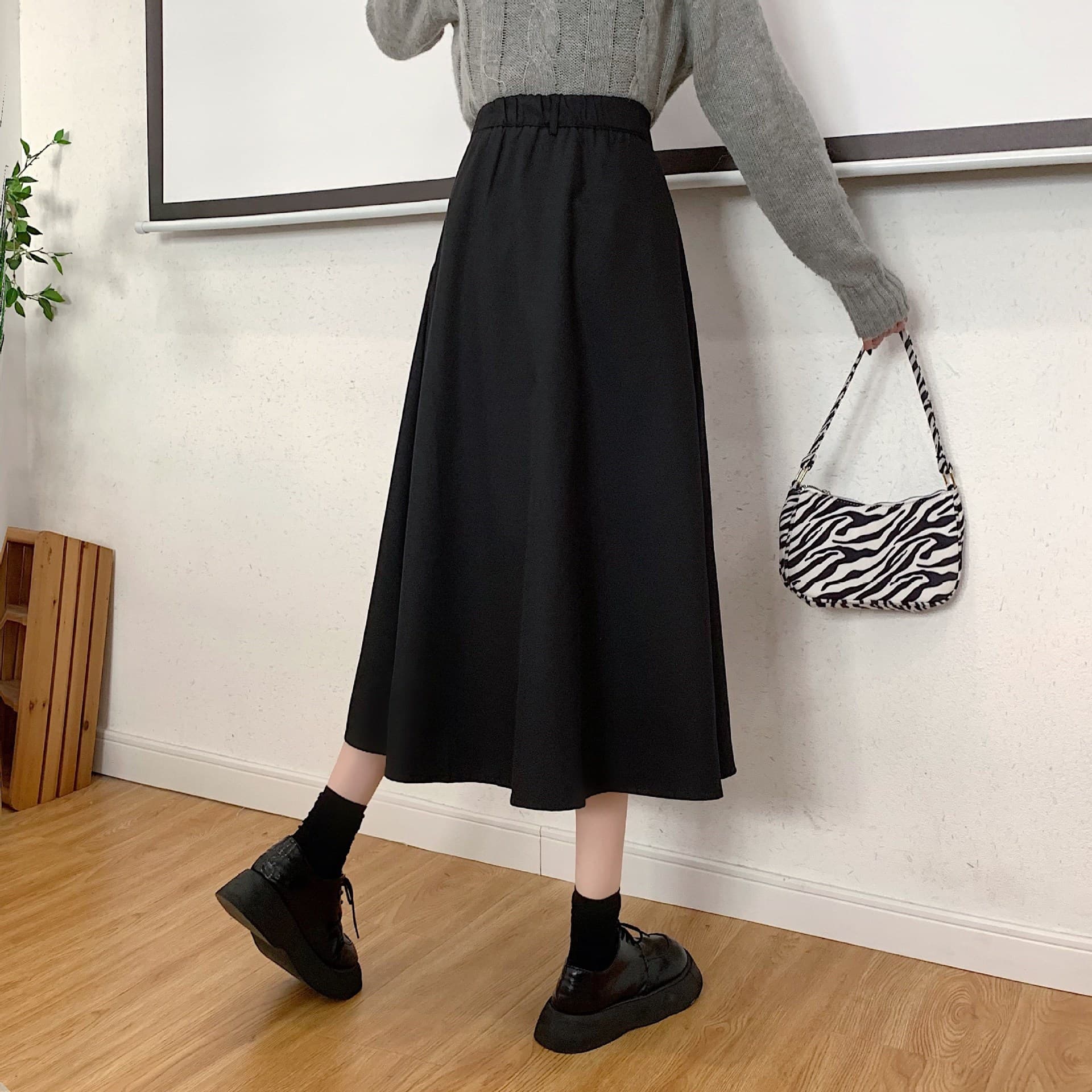黒 スカート ゆったりプリーツミディスカート
