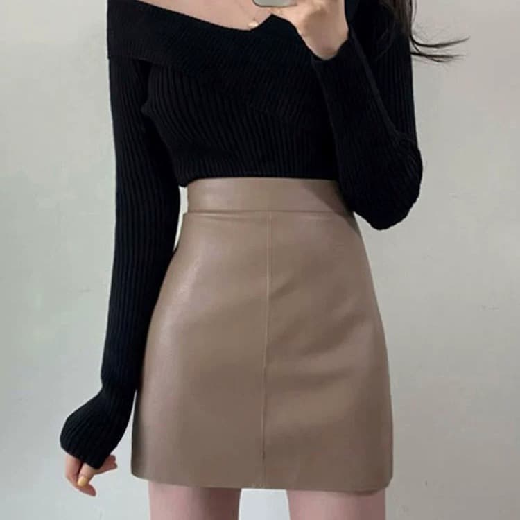 黒 スカート 上品なレザーミニスカート