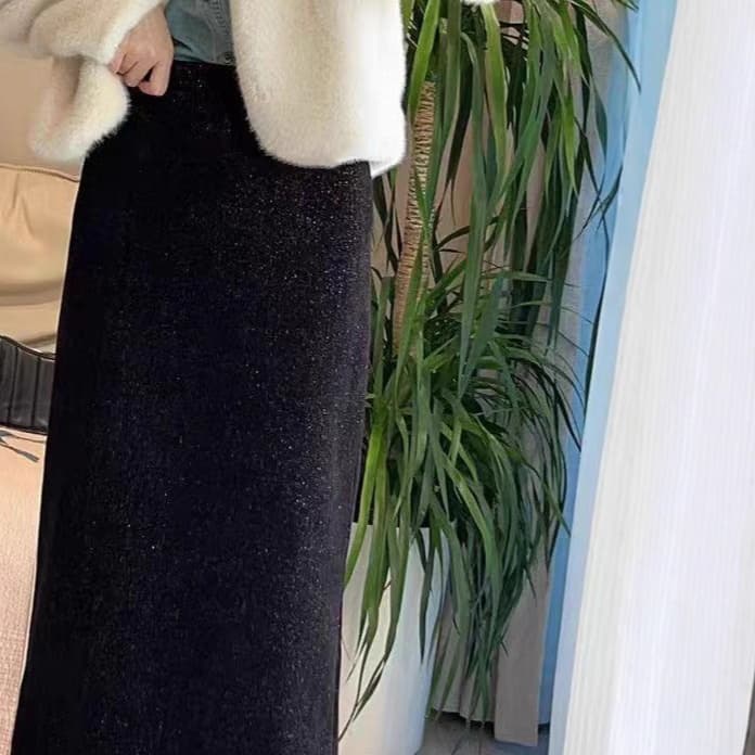黒 スカート キラキラ輝く ロングスカート