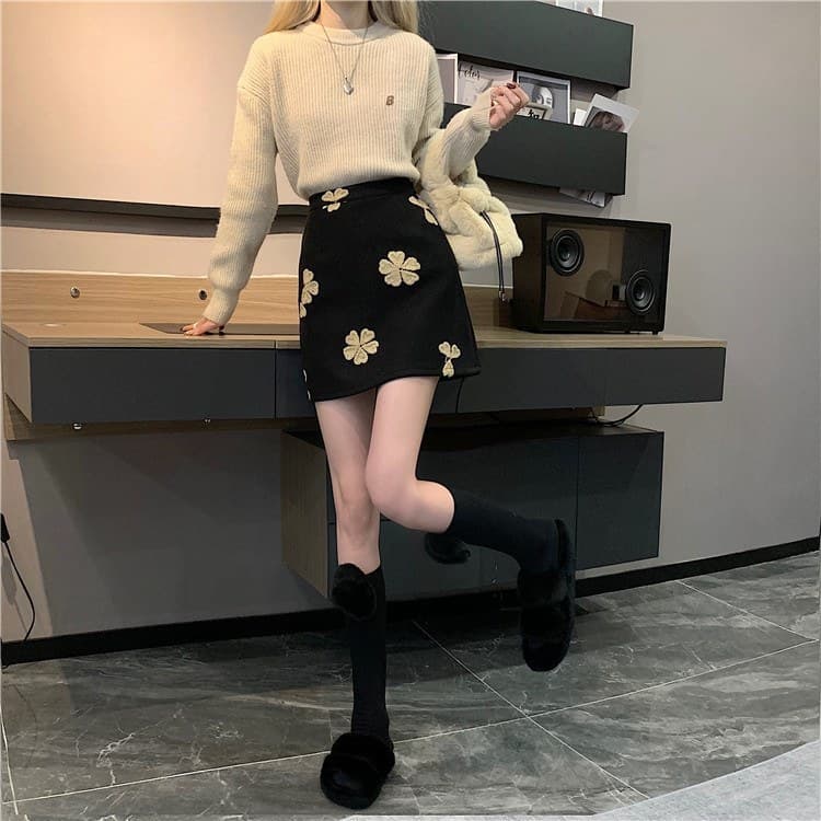 黒 スカート 花柄装飾ミニスカート