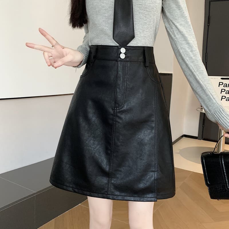 黒 スカート 上品フェイクレザーギャザーベルトスカート