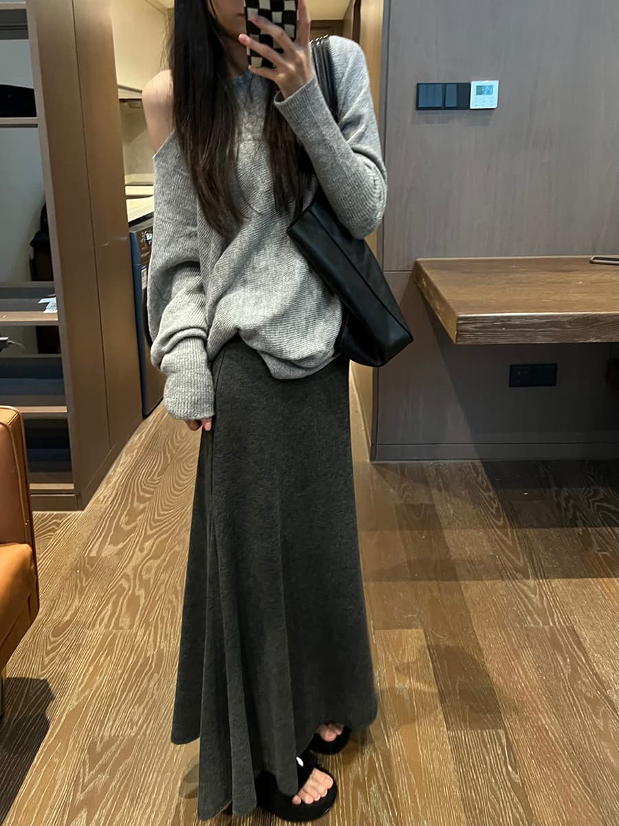 黒 スカート なめらかロングフレアスカート