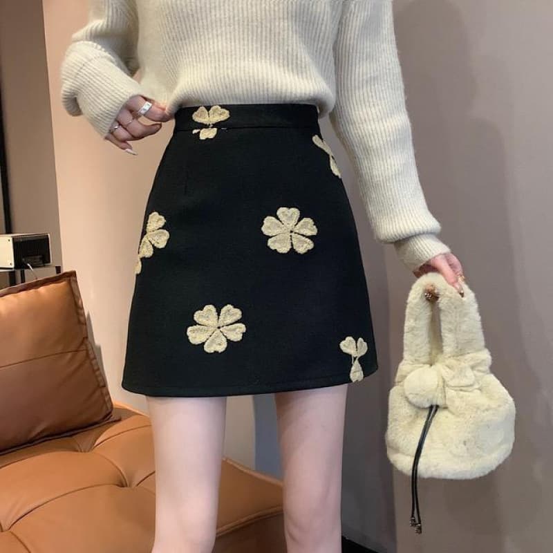 黒 スカート 花柄装飾ミニスカート