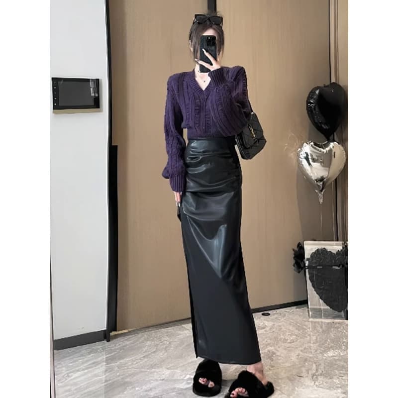 黒 スカート 光沢感際立つスリムスカート