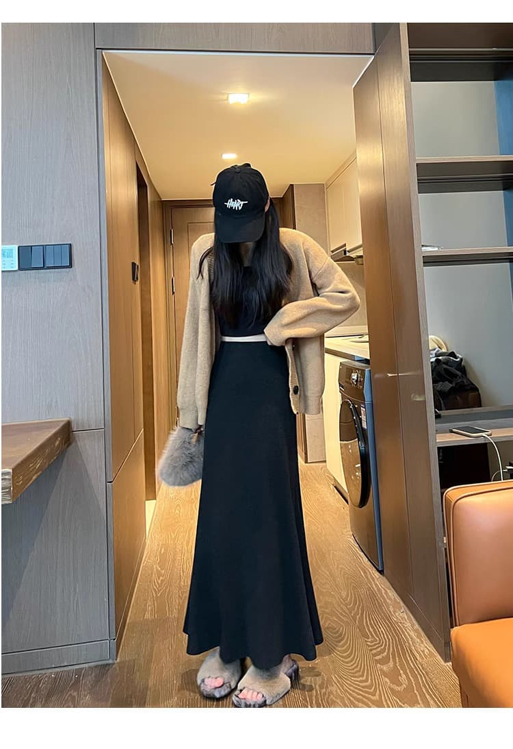 黒 スカート すらりと伸びる フレア ロングスカート