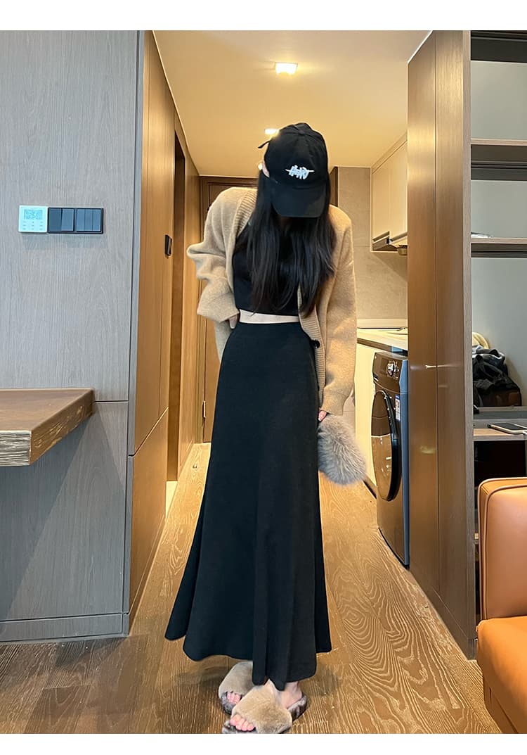 黒 スカート なめらかロングフレアスカート